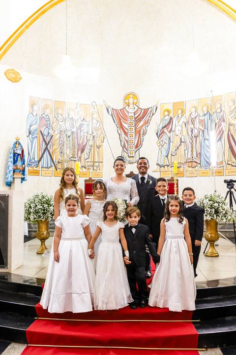 casamento-nova-ponte-casar-noiva-vestido-cerimonia-make-off-noivo-maquiagem-fernanda-naves-daniel-custodio-fotografo-madrinha-padrinho-DJ-buffet-cerimonial-fotos-daniel-custodio-minas-gerias-terno-dança-fotografias-buque-dama-padre-chacara-amor-love-mãe'