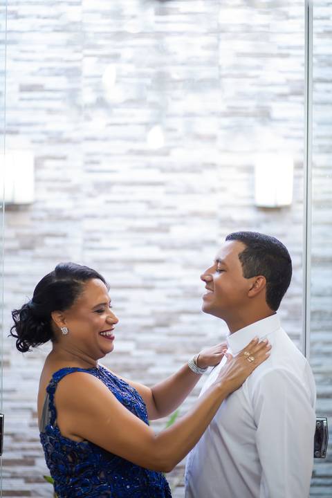 casamento-nova-ponte-casar-noiva-vestido-cerimonia-make-off-noivo-maquiagem-fernanda-naves-daniel-custodio-fotografo-madrinha-padrinho-DJ-buffet-cerimonial-fotos-daniel-custodio-minas-gerias-terno-dança-fotografias-buque-dama-padre-chacara-amor-love-mãe'