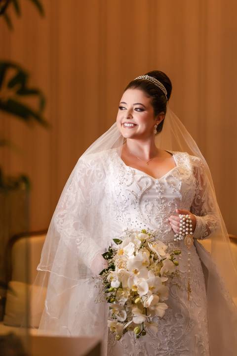 casamento-nova-ponte-casar-noiva-vestido-cerimonia-make-off-noivo-maquiagem-fernanda-naves-daniel-custodio-fotografo-madrinha-padrinho-DJ-buffet-cerimonial-fotos-daniel-custodio-minas-gerias-terno-dança-fotografias-buque-dama-padre-chacara-amor-love-mãe'