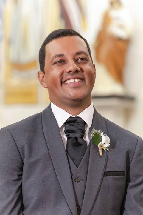 casamento-nova-ponte-casar-noiva-vestido-cerimonia-make-off-noivo-maquiagem-fernanda-naves-daniel-custodio-fotografo-madrinha-padrinho-DJ-buffet-cerimonial-fotos-daniel-custodio-minas-gerias-terno-dança-fotografias-buque-dama-padre-chacara-amor-love-mãe'