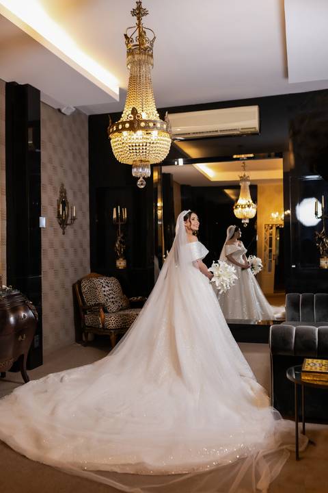 casamento-casa-fotografo-de-casamento-daniel-custodio-fotografias-noiva-noivo-madrinha-padrinho-vestido-make-cabelo-maquiagem-buque-mãe-pai-love-cerimonial-cerimonia-igreja-aliança-padre-buffet-DJ-familia-uberlandia-minas-gerias-brasil-foto-amor-brinde-'