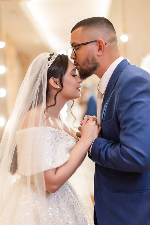 casamento-casa-fotografo-de-casamento-daniel-custodio-fotografias-noiva-noivo-madrinha-padrinho-vestido-make-cabelo-maquiagem-buque-mãe-pai-love-cerimonial-cerimonia-igreja-aliança-padre-buffet-DJ-familia-uberlandia-minas-gerias-brasil-foto-amor-brinde-'