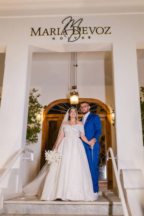 casamento-casa-fotografo-de-casamento-daniel-custodio-fotografias-noiva-noivo-madrinha-padrinho-vestido-make-cabelo-maquiagem-buque-mãe-pai-love-cerimonial-cerimonia-igreja-aliança-padre-buffet-DJ-familia-uberlandia-minas-gerias-brasil-foto-amor-brinde-'