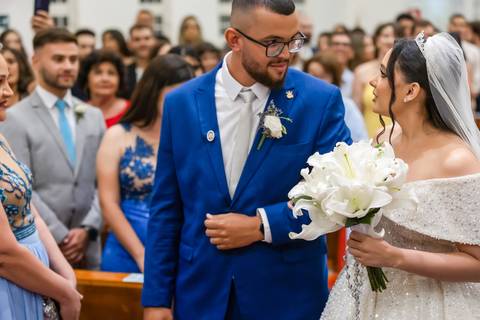 casamento-casa-fotografo-de-casamento-daniel-custodio-fotografias-noiva-noivo-madrinha-padrinho-vestido-make-cabelo-maquiagem-buque-mãe-pai-love-cerimonial-cerimonia-igreja-aliança-padre-buffet-DJ-familia-uberlandia-minas-gerias-brasil-foto-amor-brinde-'