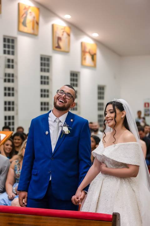 casamento-casa-fotografo-de-casamento-daniel-custodio-fotografias-noiva-noivo-madrinha-padrinho-vestido-make-cabelo-maquiagem-buque-mãe-pai-love-cerimonial-cerimonia-igreja-aliança-padre-buffet-DJ-familia-uberlandia-minas-gerias-brasil-foto-amor-brinde-'