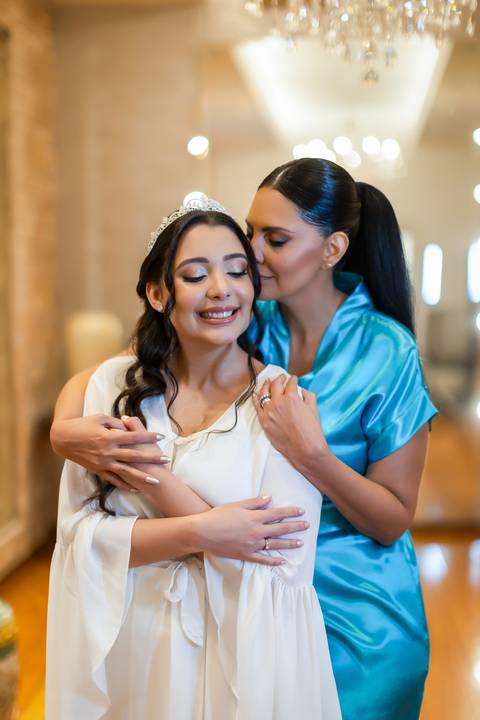 casamento-casa-fotografo-de-casamento-daniel-custodio-fotografias-noiva-noivo-madrinha-padrinho-vestido-make-cabelo-maquiagem-buque-mãe-pai-love-cerimonial-cerimonia-igreja-aliança-padre-buffet-DJ-familia-uberlandia-minas-gerias-brasil-foto-amor-brinde-'