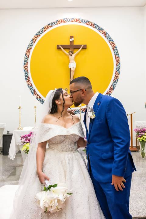 casamento-casa-fotografo-de-casamento-daniel-custodio-fotografias-noiva-noivo-madrinha-padrinho-vestido-make-cabelo-maquiagem-buque-mãe-pai-love-cerimonial-cerimonia-igreja-aliança-padre-buffet-DJ-familia-uberlandia-minas-gerias-brasil-foto-amor-brinde-'