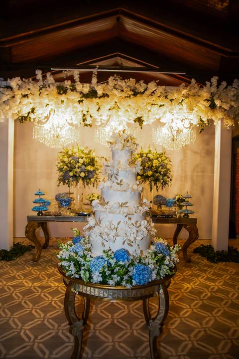 casamento-casa-fotografo-de-casamento-daniel-custodio-fotografias-noiva-noivo-madrinha-padrinho-vestido-make-cabelo-maquiagem-buque-mãe-pai-love-cerimonial-cerimonia-igreja-aliança-padre-buffet-DJ-familia-uberlandia-minas-gerias-brasil-foto-amor-brinde-'