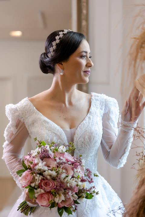 casamento-casa-fotografo-de-casamento-daniel-custodio-fotografias-noiva-noivo-madrinha-padrinho-vestido-make-cabelo-maquiagem-buque-mãe-pai-love-cerimonial-cerimonia-igreja-aliança-padre-buffet-DJ-familia-uberlandia-minas-gerias-brasil-foto-amor-brinde-'