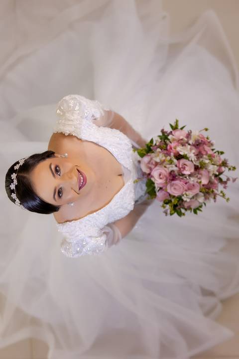 casamento-casa-fotografo-de-casamento-daniel-custodio-fotografias-noiva-noivo-madrinha-padrinho-vestido-make-cabelo-maquiagem-buque-mãe-pai-love-cerimonial-cerimonia-igreja-aliança-padre-buffet-DJ-familia-uberlandia-minas-gerias-brasil-foto-amor-brinde-'