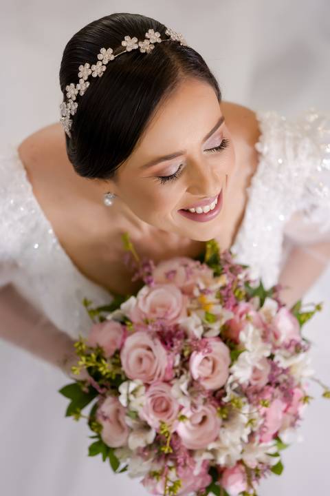 casamento-casa-fotografo-de-casamento-daniel-custodio-fotografias-noiva-noivo-madrinha-padrinho-vestido-make-cabelo-maquiagem-buque-mãe-pai-love-cerimonial-cerimonia-igreja-aliança-padre-buffet-DJ-familia-uberlandia-minas-gerias-brasil-foto-amor-brinde-'