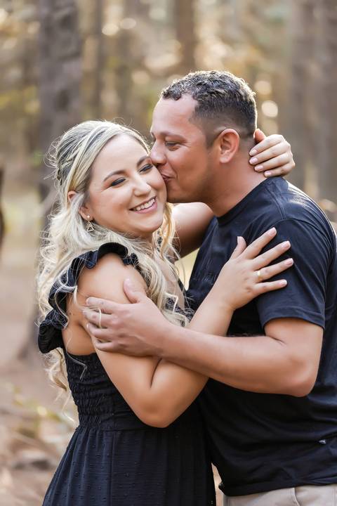 casamento-casa-fotografo-de-casamento-daniel-custodio-fotografias-noiva-noivo-madrinha-padrinho-vestido-make-cabelo-maquiagem-buque-mãe-pai-love-cerimonial-cerimonia-igreja-aliança-padre-buffet-DJ-familia-uberlandia-minas-gerias-brasil-foto-amor-brinde-'