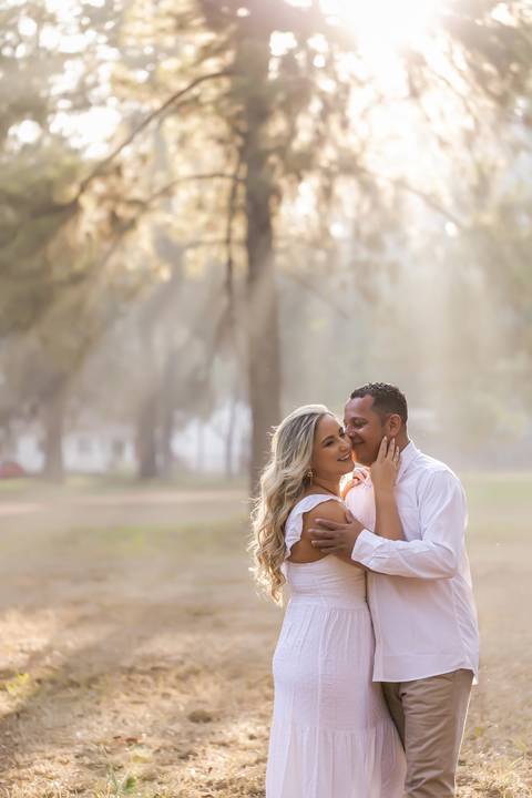 casamento-casa-fotografo-de-casamento-daniel-custodio-fotografias-noiva-noivo-madrinha-padrinho-vestido-make-cabelo-maquiagem-buque-mãe-pai-love-cerimonial-cerimonia-igreja-aliança-padre-buffet-DJ-familia-uberlandia-minas-gerias-brasil-foto-amor-brinde-'