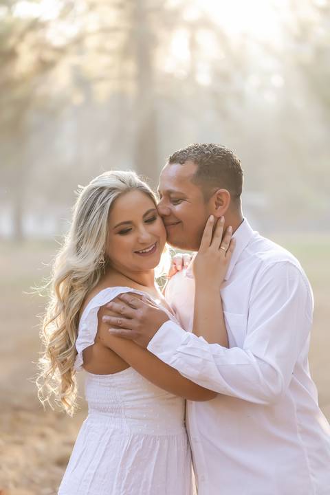 casamento-casa-fotografo-de-casamento-daniel-custodio-fotografias-noiva-noivo-madrinha-padrinho-vestido-make-cabelo-maquiagem-buque-mãe-pai-love-cerimonial-cerimonia-igreja-aliança-padre-buffet-DJ-familia-uberlandia-minas-gerias-brasil-foto-amor-brinde-'