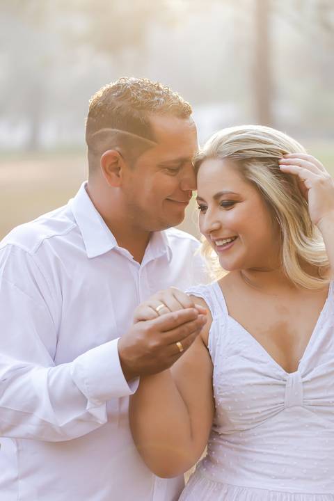 casamento-casa-fotografo-de-casamento-daniel-custodio-fotografias-noiva-noivo-madrinha-padrinho-vestido-make-cabelo-maquiagem-buque-mãe-pai-love-cerimonial-cerimonia-igreja-aliança-padre-buffet-DJ-familia-uberlandia-minas-gerias-brasil-foto-amor-brinde-'