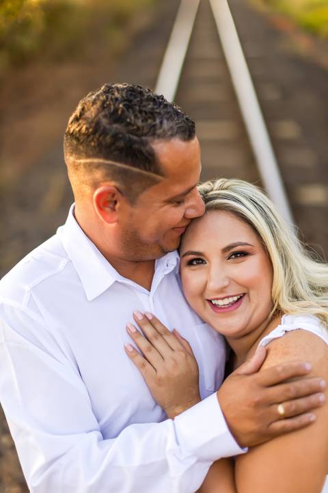 casamento-casa-fotografo-de-casamento-daniel-custodio-fotografias-noiva-noivo-madrinha-padrinho-vestido-make-cabelo-maquiagem-buque-mãe-pai-love-cerimonial-cerimonia-igreja-aliança-padre-buffet-DJ-familia-uberlandia-minas-gerias-brasil-foto-amor-brinde-'