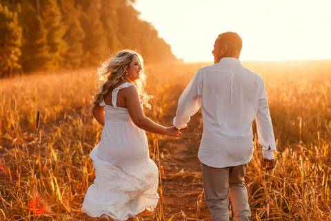 casamento-casa-fotografo-de-casamento-daniel-custodio-fotografias-noiva-noivo-madrinha-padrinho-vestido-make-cabelo-maquiagem-buque-mãe-pai-love-cerimonial-cerimonia-igreja-aliança-padre-buffet-DJ-familia-uberlandia-minas-gerias-brasil-foto-amor-brinde-'