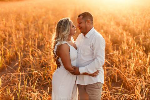 casamento-casa-fotografo-de-casamento-daniel-custodio-fotografias-noiva-noivo-madrinha-padrinho-vestido-make-cabelo-maquiagem-buque-mãe-pai-love-cerimonial-cerimonia-igreja-aliança-padre-buffet-DJ-familia-uberlandia-minas-gerias-brasil-foto-amor-brinde-'