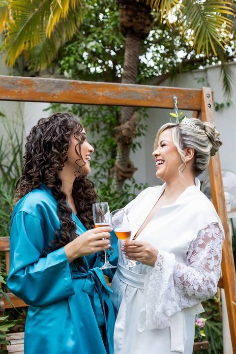 casamento-casa-fotografo-de-casamento-daniel-custodio-fotografias-noiva-noivo-madrinha-padrinho-vestido-make-cabelo-maquiagem-buque-mãe-pai-love-cerimonial-cerimonia-igreja-aliança-padre-buffet-DJ-familia-uberlandia-minas-gerias-brasil-foto-amor-brinde-'