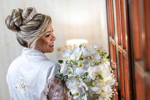 casamento-casa-fotografo-de-casamento-daniel-custodio-fotografias-noiva-noivo-madrinha-padrinho-vestido-make-cabelo-maquiagem-buque-mãe-pai-love-cerimonial-cerimonia-igreja-aliança-padre-buffet-DJ-familia-uberlandia-minas-gerias-brasil-foto-amor-brinde-'