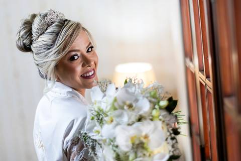 casamento-casa-fotografo-de-casamento-daniel-custodio-fotografias-noiva-noivo-madrinha-padrinho-vestido-make-cabelo-maquiagem-buque-mãe-pai-love-cerimonial-cerimonia-igreja-aliança-padre-buffet-DJ-familia-uberlandia-minas-gerias-brasil-foto-amor-brinde-'