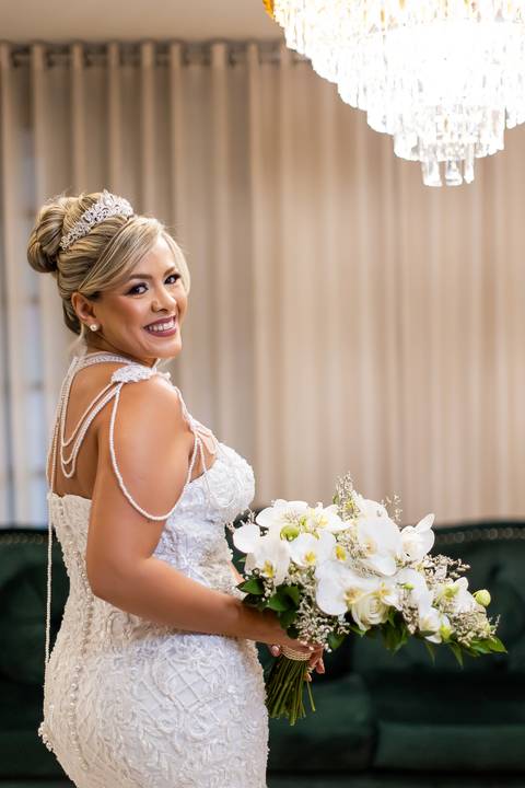 casamento-casa-fotografo-de-casamento-daniel-custodio-fotografias-noiva-noivo-madrinha-padrinho-vestido-make-cabelo-maquiagem-buque-mãe-pai-love-cerimonial-cerimonia-igreja-aliança-padre-buffet-DJ-familia-uberlandia-minas-gerias-brasil-foto-amor-brinde-'