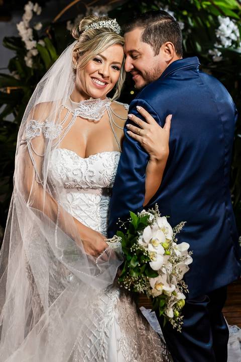 casamento-casa-fotografo-de-casamento-daniel-custodio-fotografias-noiva-noivo-madrinha-padrinho-vestido-make-cabelo-maquiagem-buque-mãe-pai-love-cerimonial-cerimonia-igreja-aliança-padre-buffet-DJ-familia-uberlandia-minas-gerias-brasil-foto-amor-brinde-'