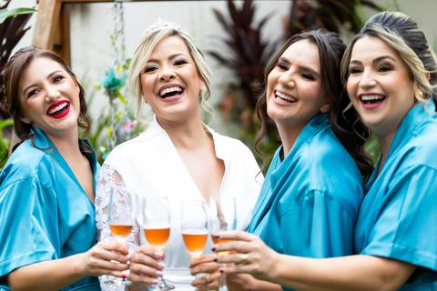 casamento-casa-fotografo-de-casamento-daniel-custodio-fotografias-noiva-noivo-madrinha-padrinho-vestido-make-cabelo-maquiagem-buque-mãe-pai-love-cerimonial-cerimonia-igreja-aliança-padre-buffet-DJ-familia-uberlandia-minas-gerias-brasil-foto-amor-brinde-'