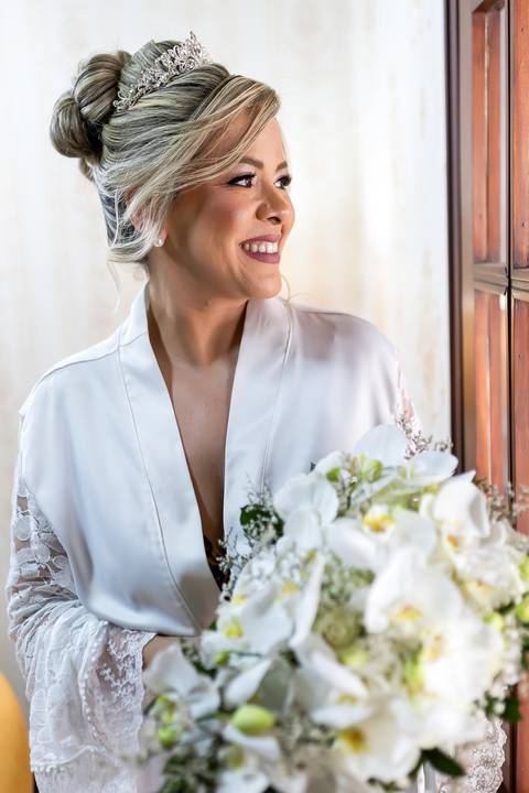 casamento-casa-fotografo-de-casamento-daniel-custodio-fotografias-noiva-noivo-madrinha-padrinho-vestido-make-cabelo-maquiagem-buque-mãe-pai-love-cerimonial-cerimonia-igreja-aliança-padre-buffet-DJ-familia-uberlandia-minas-gerias-brasil-foto-amor-brinde-'