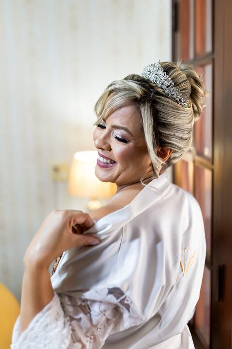 casamento-casa-fotografo-de-casamento-daniel-custodio-fotografias-noiva-noivo-madrinha-padrinho-vestido-make-cabelo-maquiagem-buque-mãe-pai-love-cerimonial-cerimonia-igreja-aliança-padre-buffet-DJ-familia-uberlandia-minas-gerias-brasil-foto-amor-brinde-'