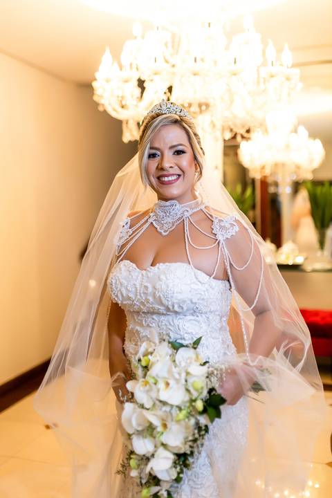 casamento-casa-fotografo-de-casamento-daniel-custodio-fotografias-noiva-noivo-madrinha-padrinho-vestido-make-cabelo-maquiagem-buque-mãe-pai-love-cerimonial-cerimonia-igreja-aliança-padre-buffet-DJ-familia-uberlandia-minas-gerias-brasil-foto-amor-brinde-'