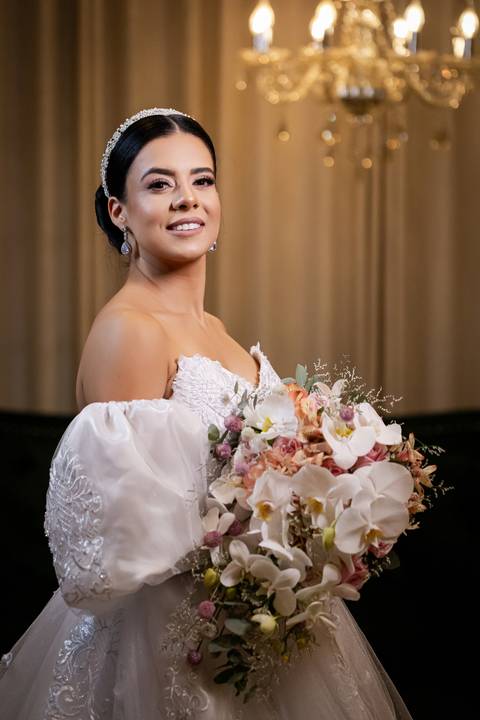 casamento-casa-fotografo-de-casamento-daniel-custodio-fotografias-noiva-noivo-madrinha-padrinho-vestido-make-cabelo-maquiagem-buque-mãe-pai-love-cerimonial-cerimonia-igreja-aliança-padre-buffet-DJ-familia-uberlandia-minas-gerias-brasil-foto-amor-brinde-'