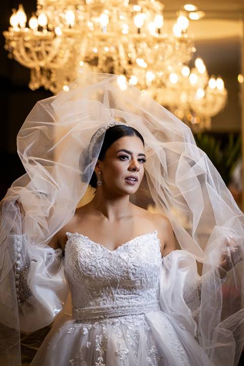 casamento-casa-fotografo-de-casamento-daniel-custodio-fotografias-noiva-noivo-madrinha-padrinho-vestido-make-cabelo-maquiagem-buque-mãe-pai-love-cerimonial-cerimonia-igreja-aliança-padre-buffet-DJ-familia-uberlandia-minas-gerias-brasil-foto-amor-brinde-'