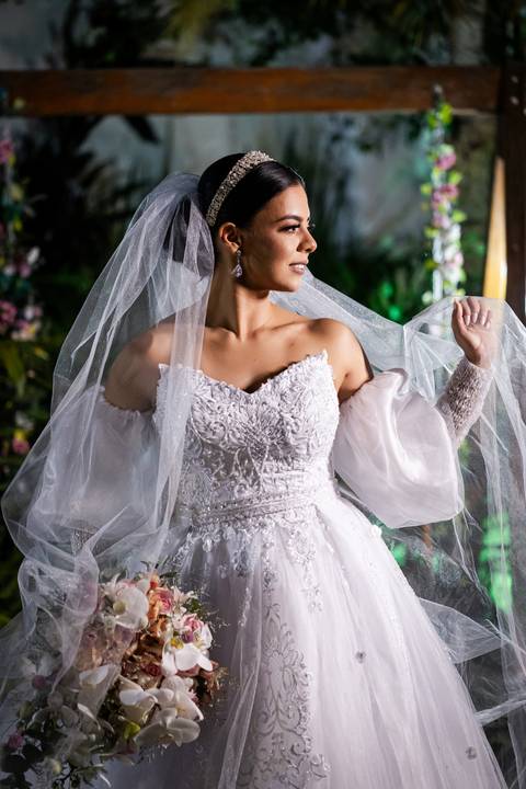 casamento-casa-fotografo-de-casamento-daniel-custodio-fotografias-noiva-noivo-madrinha-padrinho-vestido-make-cabelo-maquiagem-buque-mãe-pai-love-cerimonial-cerimonia-igreja-aliança-padre-buffet-DJ-familia-uberlandia-minas-gerias-brasil-foto-amor-brinde-'