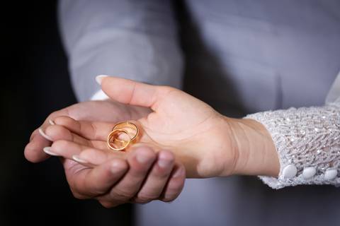 casamento-casa-fotografo-de-casamento-daniel-custodio-fotografias-noiva-noivo-madrinha-padrinho-vestido-make-cabelo-maquiagem-buque-mãe-pai-love-cerimonial-cerimonia-igreja-aliança-padre-buffet-DJ-familia-uberlandia-minas-gerias-brasil-foto-amor-brinde-'