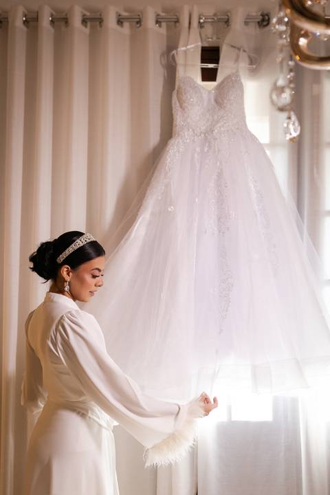 casamento-casa-fotografo-de-casamento-daniel-custodio-fotografias-noiva-noivo-madrinha-padrinho-vestido-make-cabelo-maquiagem-buque-mãe-pai-love-cerimonial-cerimonia-igreja-aliança-padre-buffet-DJ-familia-uberlandia-minas-gerias-brasil-foto-amor-brinde-'