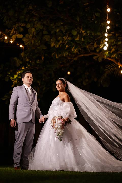 casamento-casa-fotografo-de-casamento-daniel-custodio-fotografias-noiva-noivo-madrinha-padrinho-vestido-make-cabelo-maquiagem-buque-mãe-pai-love-cerimonial-cerimonia-igreja-aliança-padre-buffet-DJ-familia-uberlandia-minas-gerias-brasil-foto-amor-brinde-'