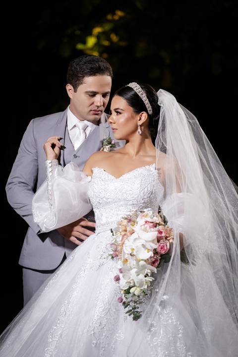casamento-casa-fotografo-de-casamento-daniel-custodio-fotografias-noiva-noivo-madrinha-padrinho-vestido-make-cabelo-maquiagem-buque-mãe-pai-love-cerimonial-cerimonia-igreja-aliança-padre-buffet-DJ-familia-uberlandia-minas-gerias-brasil-foto-amor-brinde-'