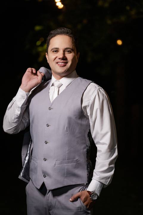 casamento-casa-fotografo-de-casamento-daniel-custodio-fotografias-noiva-noivo-madrinha-padrinho-vestido-make-cabelo-maquiagem-buque-mãe-pai-love-cerimonial-cerimonia-igreja-aliança-padre-buffet-DJ-familia-uberlandia-minas-gerias-brasil-foto-amor-brinde-'