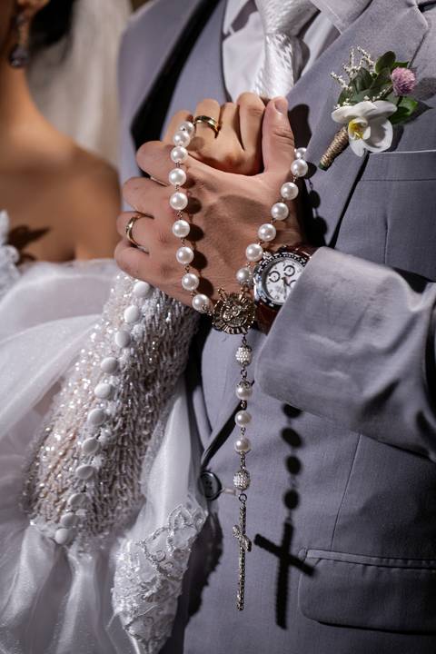 casamento-casa-fotografo-de-casamento-daniel-custodio-fotografias-noiva-noivo-madrinha-padrinho-vestido-make-cabelo-maquiagem-buque-mãe-pai-love-cerimonial-cerimonia-igreja-aliança-padre-buffet-DJ-familia-uberlandia-minas-gerias-brasil-foto-amor-brinde-'