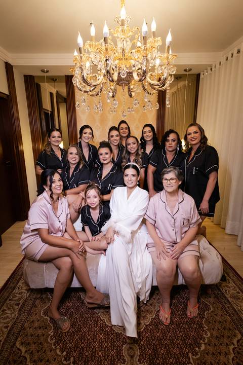 casamento-casa-fotografo-de-casamento-daniel-custodio-fotografias-noiva-noivo-madrinha-padrinho-vestido-make-cabelo-maquiagem-buque-mãe-pai-love-cerimonial-cerimonia-igreja-aliança-padre-buffet-DJ-familia-uberlandia-minas-gerias-brasil-foto-amor-brinde-'