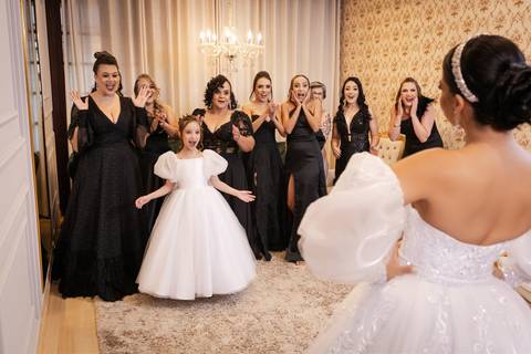 casamento-casa-fotografo-de-casamento-daniel-custodio-fotografias-noiva-noivo-madrinha-padrinho-vestido-make-cabelo-maquiagem-buque-mãe-pai-love-cerimonial-cerimonia-igreja-aliança-padre-buffet-DJ-familia-uberlandia-minas-gerias-brasil-foto-amor-brinde-'