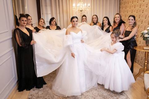 casamento-casa-fotografo-de-casamento-daniel-custodio-fotografias-noiva-noivo-madrinha-padrinho-vestido-make-cabelo-maquiagem-buque-mãe-pai-love-cerimonial-cerimonia-igreja-aliança-padre-buffet-DJ-familia-uberlandia-minas-gerias-brasil-foto-amor-brinde-'