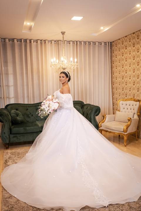 casamento-casa-fotografo-de-casamento-daniel-custodio-fotografias-noiva-noivo-madrinha-padrinho-vestido-make-cabelo-maquiagem-buque-mãe-pai-love-cerimonial-cerimonia-igreja-aliança-padre-buffet-DJ-familia-uberlandia-minas-gerias-brasil-foto-amor-brinde-'