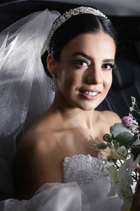 casamento-casa-fotografo-de-casamento-daniel-custodio-fotografias-noiva-noivo-madrinha-padrinho-vestido-make-cabelo-maquiagem-buque-mãe-pai-love-cerimonial-cerimonia-igreja-aliança-padre-buffet-DJ-familia-uberlandia-minas-gerias-brasil-foto-amor-brinde-'