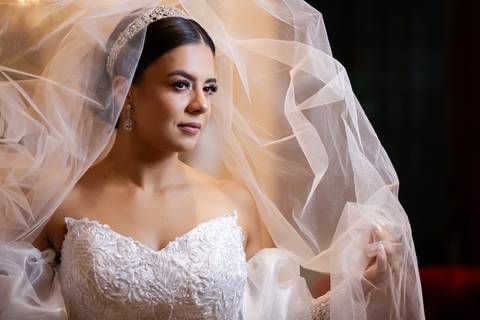 casamento-casa-fotografo-de-casamento-daniel-custodio-fotografias-noiva-noivo-madrinha-padrinho-vestido-make-cabelo-maquiagem-buque-mãe-pai-love-cerimonial-cerimonia-igreja-aliança-padre-buffet-DJ-familia-uberlandia-minas-gerias-brasil-foto-amor-brinde-'