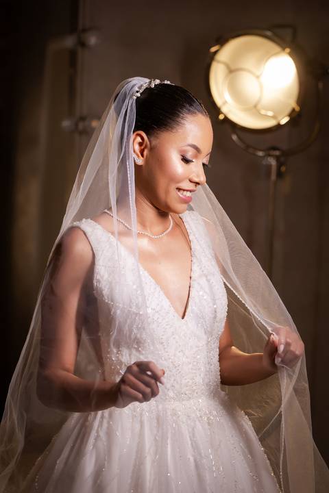 casamento-casa-fotografo-de-casamento-daniel-custodio-fotografias-noiva-noivo-madrinha-padrinho-vestido-make-cabelo-maquiagem-buque-mãe-pai-love-cerimonial-cerimonia-igreja-aliança-padre-buffet-DJ-familia-uberlandia-minas-gerias-brasil-foto-amor-brinde-'