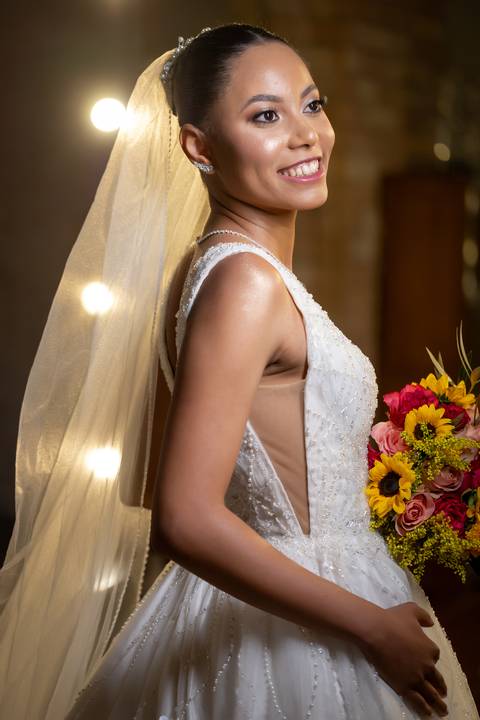 casamento-casa-fotografo-de-casamento-daniel-custodio-fotografias-noiva-noivo-madrinha-padrinho-vestido-make-cabelo-maquiagem-buque-mãe-pai-love-cerimonial-cerimonia-igreja-aliança-padre-buffet-DJ-familia-uberlandia-minas-gerias-brasil-foto-amor-brinde-'