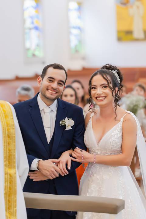 casamento-casar-noiva-make-off-hotel-vestido-buque-madrinha-mae-aliança-noivo-terno-igreja-civil-uberlandia-daniel-custodio-fotografias-fotos-wedding-buffet-chacara-po-do-sol-cerimonial-cerimonia-dj-padrinhos-festa-dança-filmagem-instagram-reels-maquiagem'