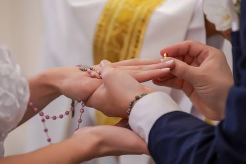 casamento-casar-noiva-make-off-hotel-vestido-buque-madrinha-mae-aliança-noivo-terno-igreja-civil-uberlandia-daniel-custodio-fotografias-fotos-wedding-buffet-chacara-po-do-sol-cerimonial-cerimonia-dj-padrinhos-festa-dança-filmagem-instagram-reels-maquiagem'